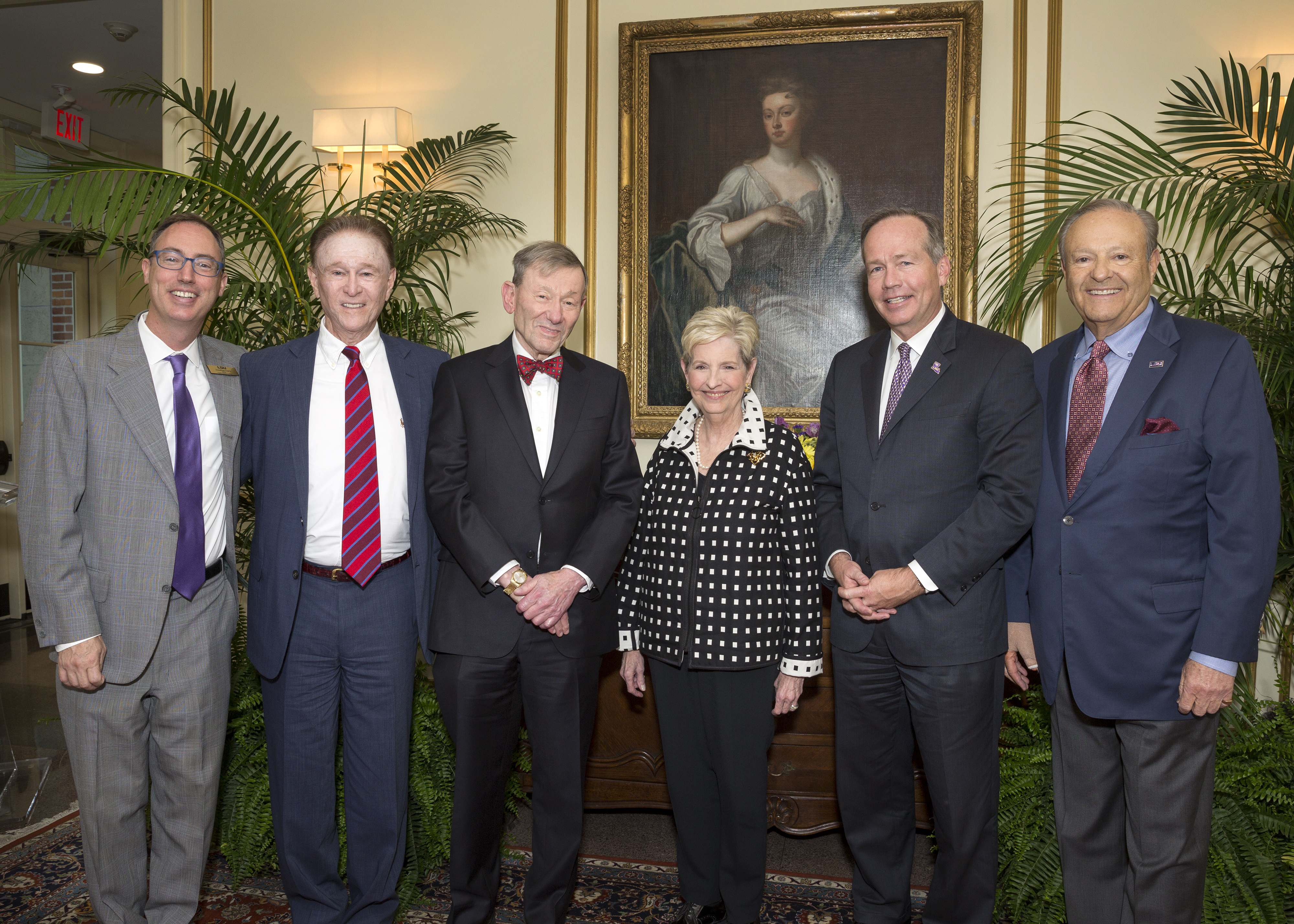 HonorsCollege_SternbergGroup LSU Roger Hadfield Ogden Honors College Scholarship Sternberg